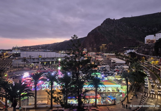Aussicht auf Hafen und Meer 2026